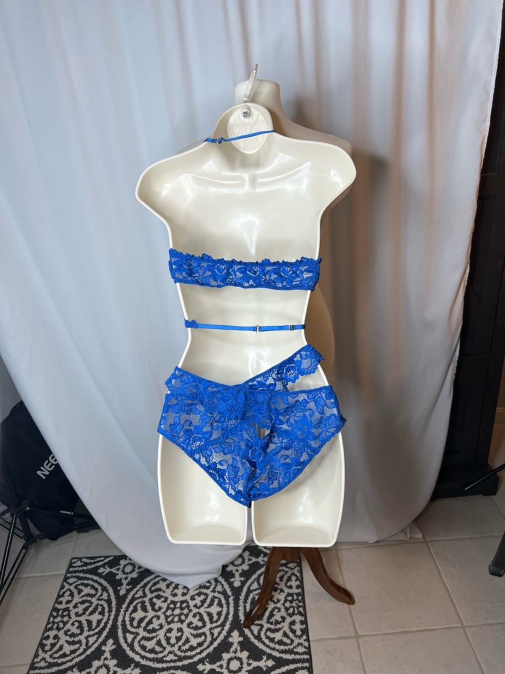 💙 Royal Blue Lace Lingerie Set – Bra XL + Panties L (2 Pair) 💙 - Picture 4 of 10